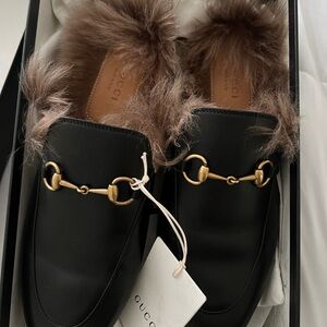 GUCCI
Calfskin Fur Womens Princetown Slippers 38 1/2 Black